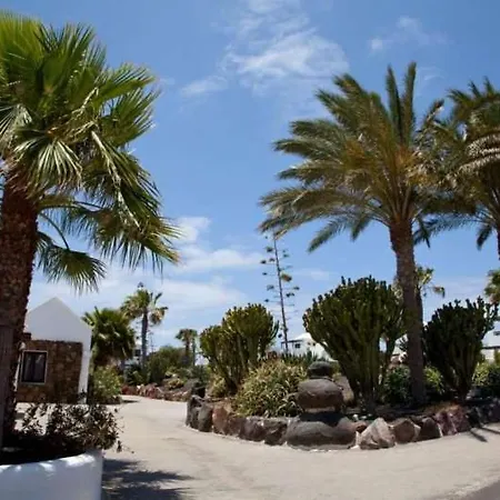 Playa Blanca Sleeps 8 Pool Wifi Apartment *