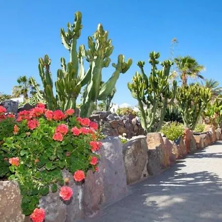 Playa Blanca Sleeps 8 Pool Wifi Apartment *
